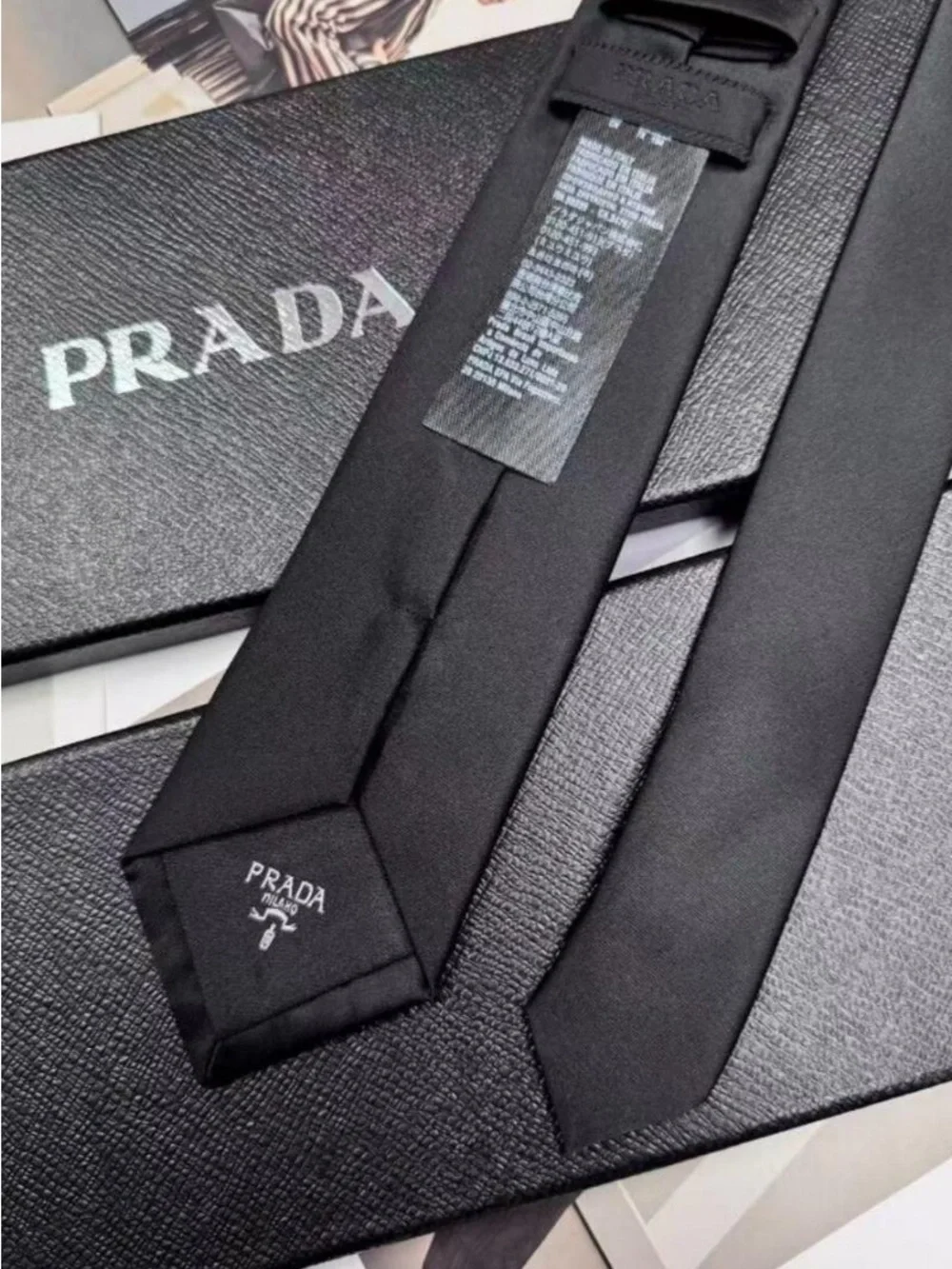 🎁Brand New Prada Classic Black Tie, Delivery gift box 💓